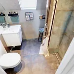 Cosy In Residential Part Of Copenhagen, With Free Street Parking And Shared Bathroom Köpenhamn