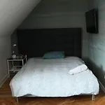 Rum i privatbostad Cosy In Residential Part Of Copenhagen, With Free Street Parking And Shared Bathroom *
