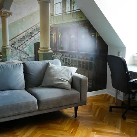 Cosy In Residential Part Of Copenhagen, With Free Street Parking And Shared Bathroom Homestay *