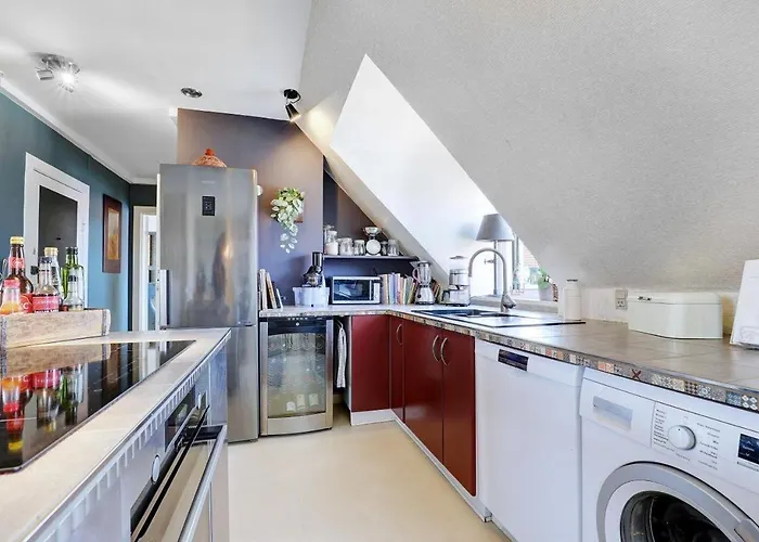 Cosy In Residential Part Of Copenhagen, With Free Street Parking And Shared Bathroom * Copenaghen